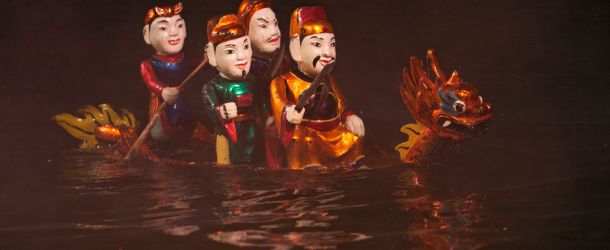 Water-puppet-show-in-Hanoi